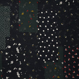 Mousseline imprimée patch fleurs et cœurs fond noir