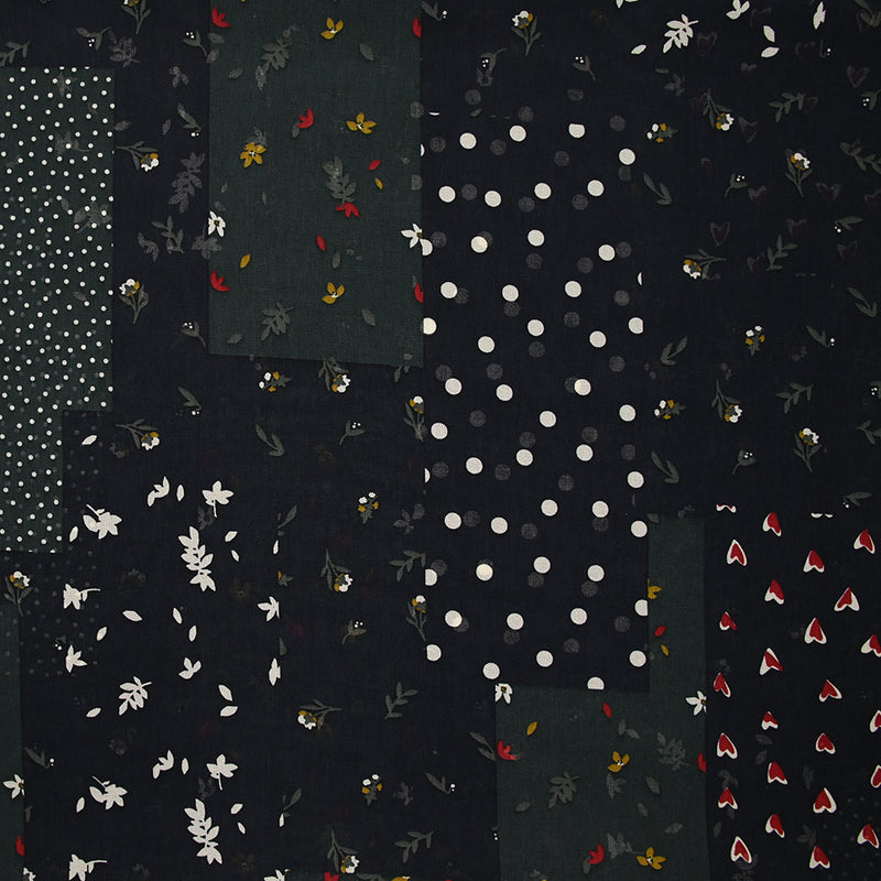 Mousseline imprimée patch fleurs et cœurs fond noir
