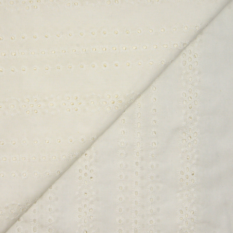 Onglaist embroidery White broken