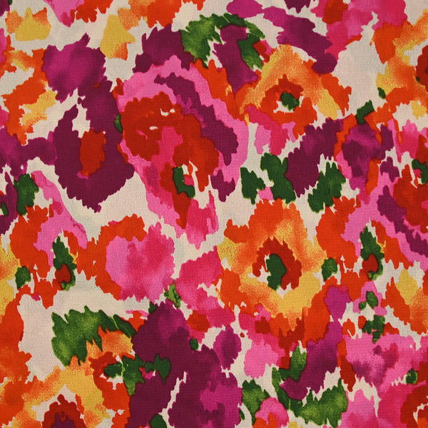 Crêpe satin polyester imprimé évasion rose fond écru