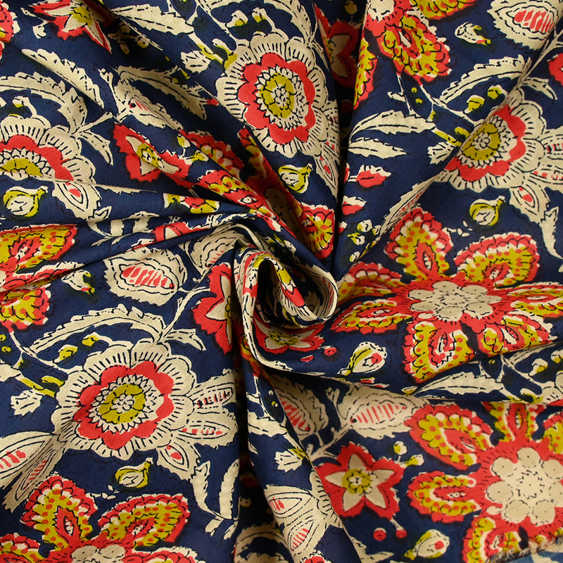 Coton indien imprimé Nandi beige, rouge et jaune fond bleu foncé