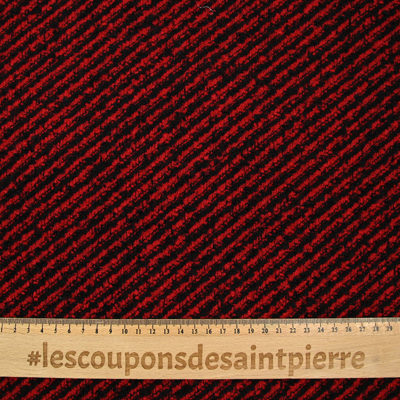 Red and black wool mixed wool