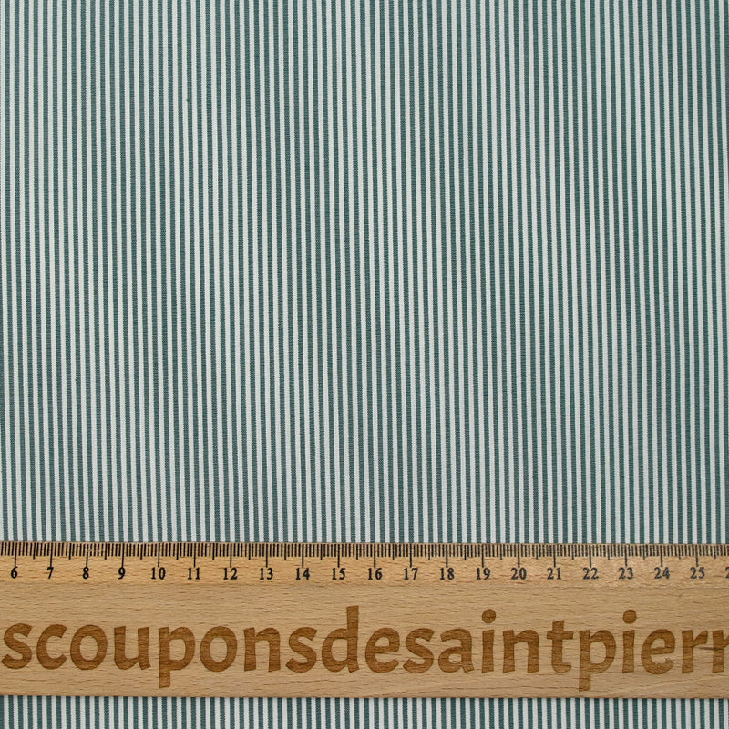 Coton tissé teint rayé vert bleuté fond blanc