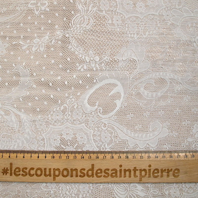 Dentelle polyester Renaissance fond blanc