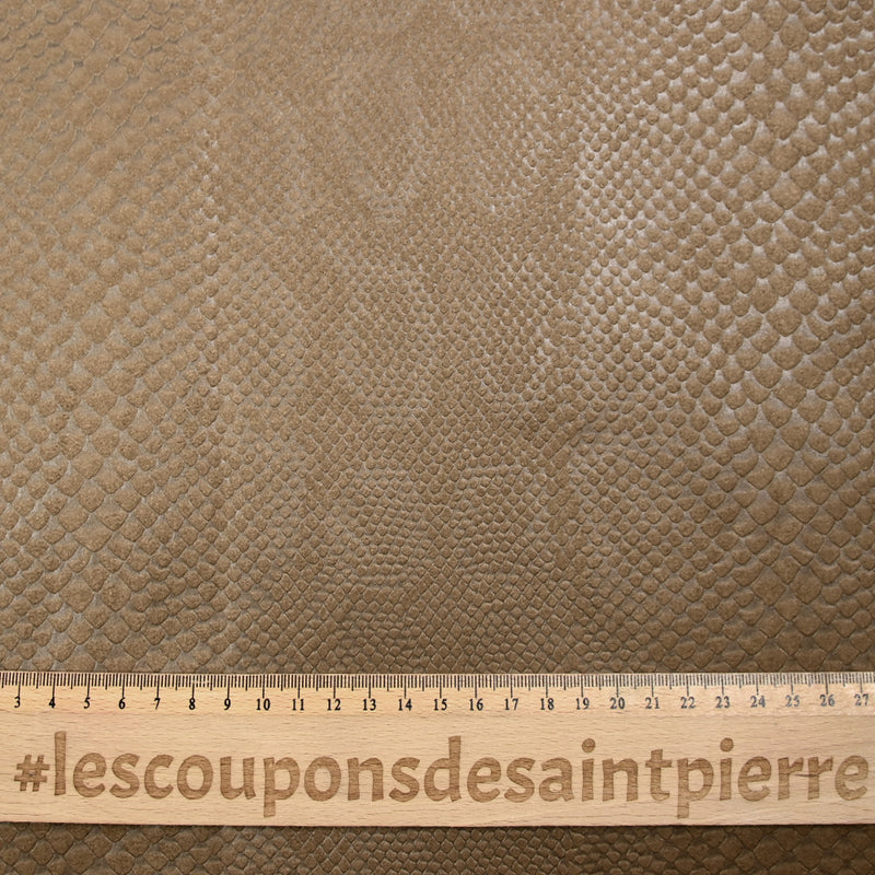 Velours polyester effet serpent fond marron