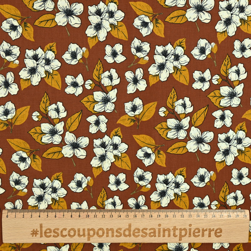 Popeline de coton imprimée pluie de fleurs fond marron