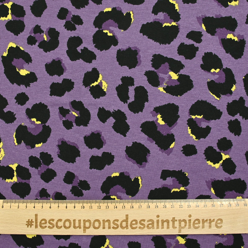 Jersey de viscose imprimé panthère noir fond violet