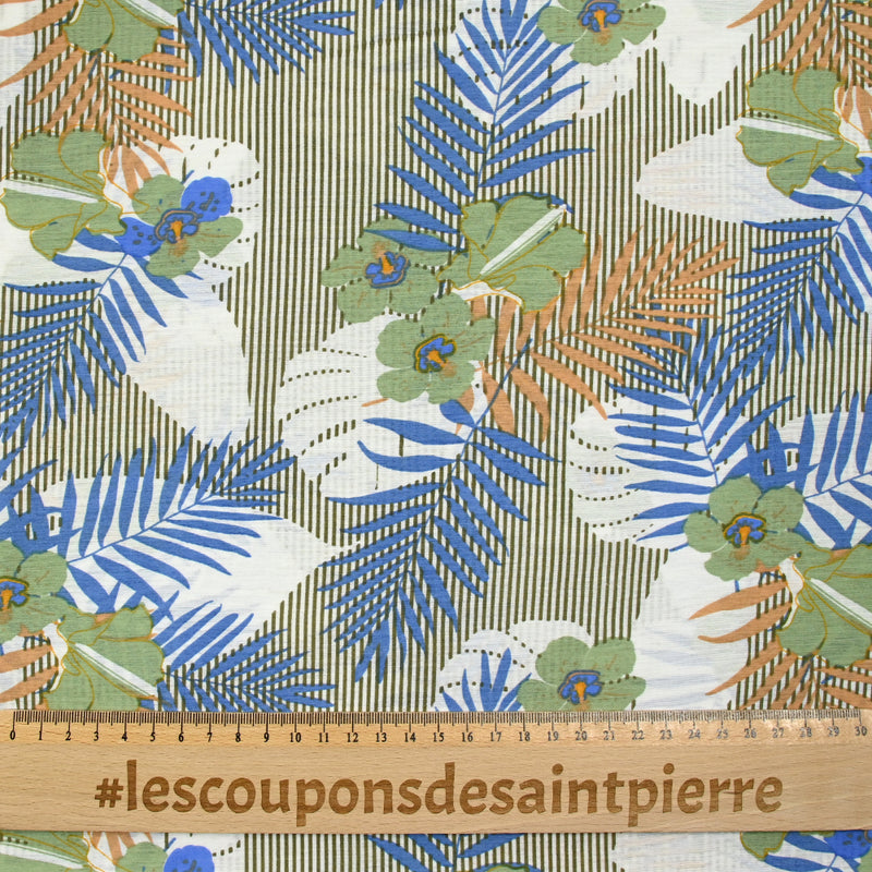 Viscose imprimée légère fleurs vertes et bleues fond rayé