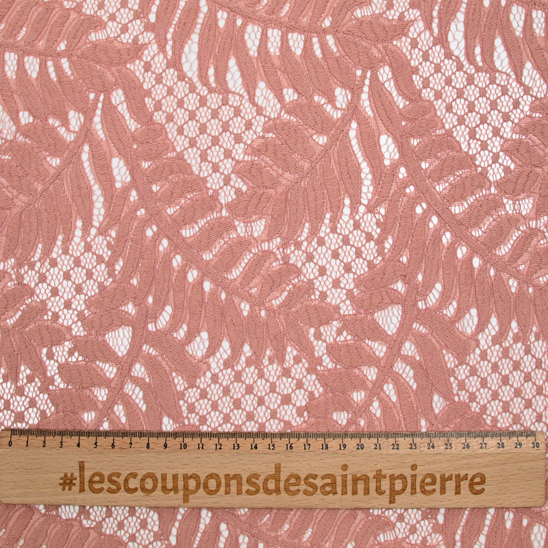 Dentelle polyester feuilles fond vieux rose