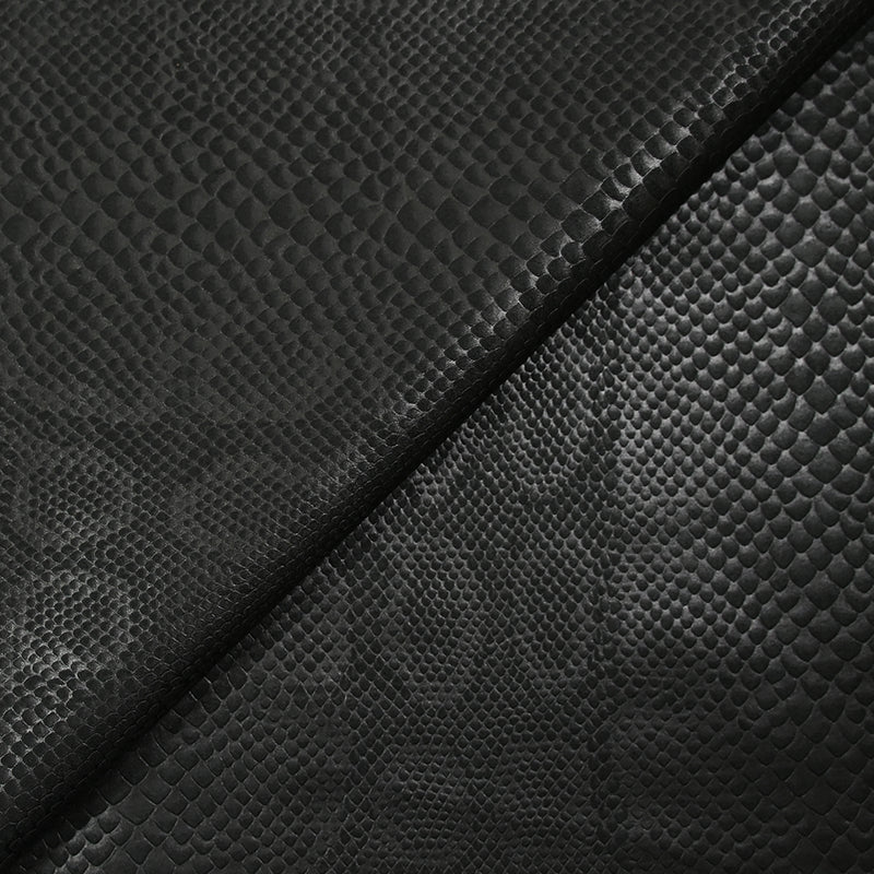 Velours polyester effet serpent fond noir