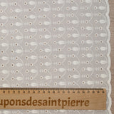 Broderie anglaise festonnée Diana fond blanc cassé