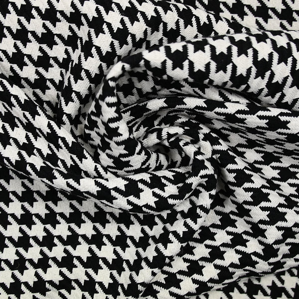 Tweed wool chicken and black and white polyester