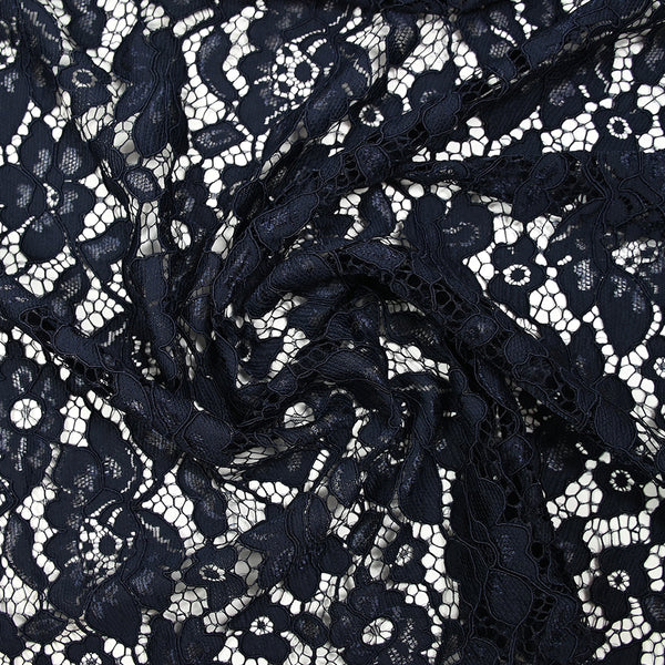 Dentelle florale bleu marine festonnée