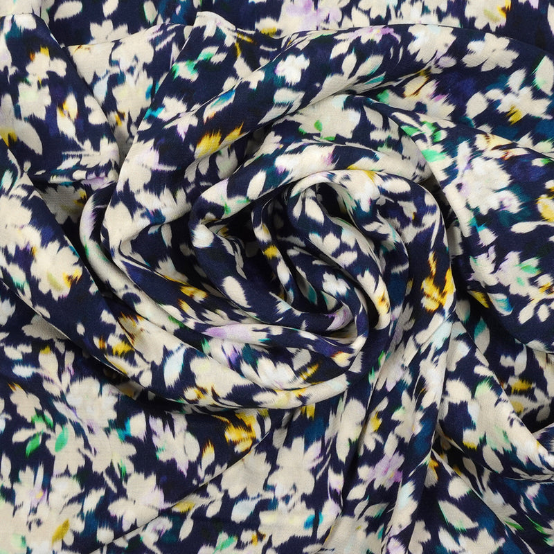 Crêpe viscose imprimé floral flou fond marine