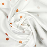 Fondo blanco de algodón estampado de guisante de naranja