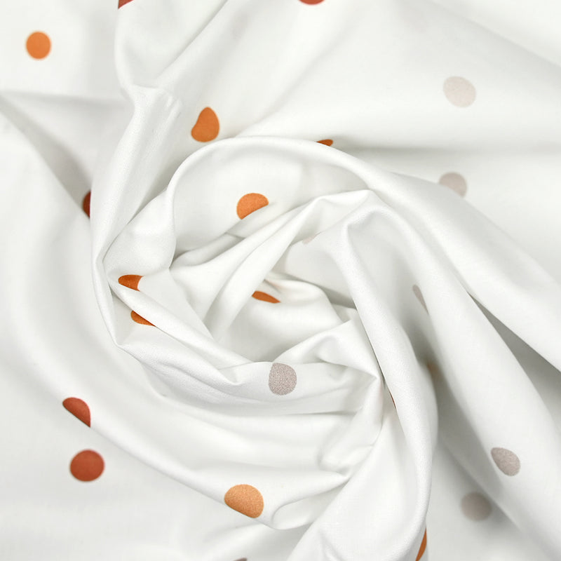 Fondo blanco de algodón estampado de guisante de naranja