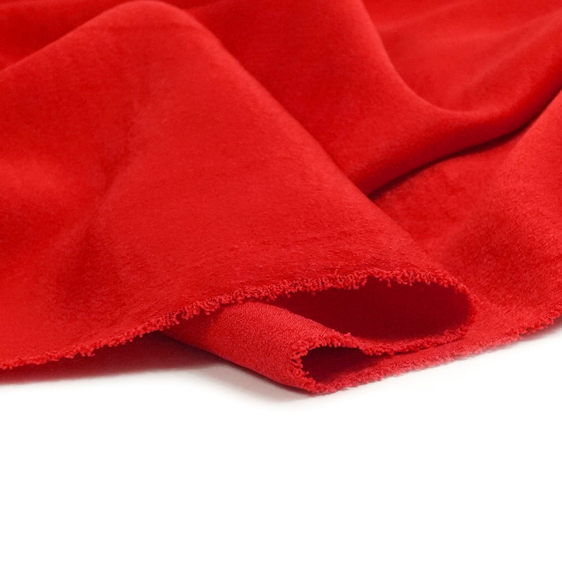 Crêpe Lenny towards Red Crushed Satin