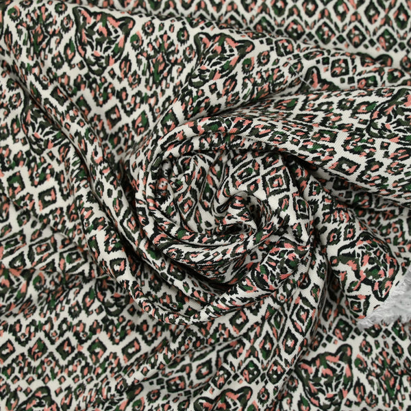 Twill de viscose imprimé tête de tigre vert et rose fond blanc cassé