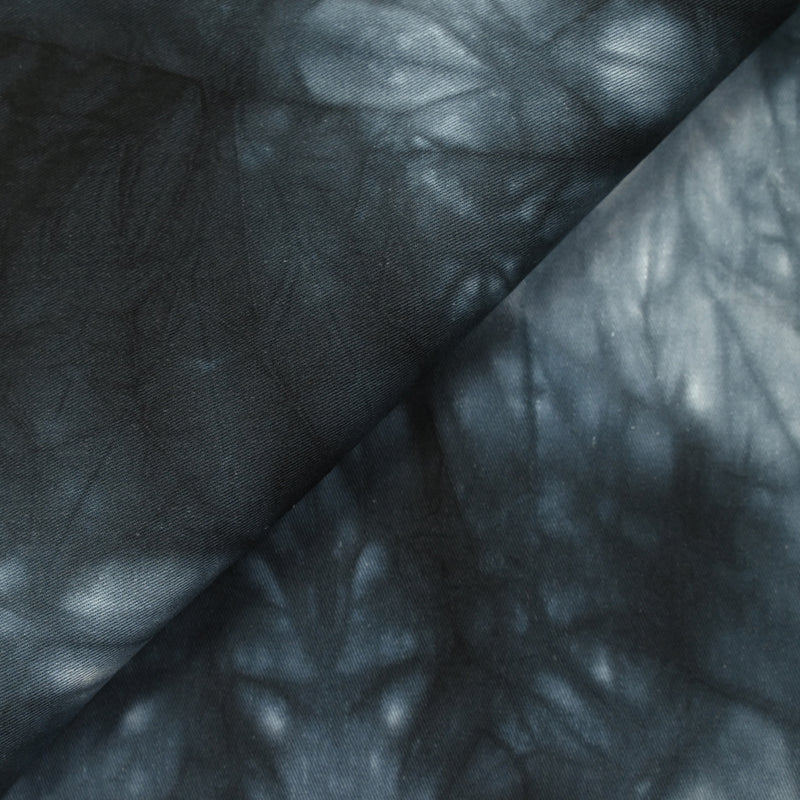 Sergé de coton élasthanne tie & dye gris bleu