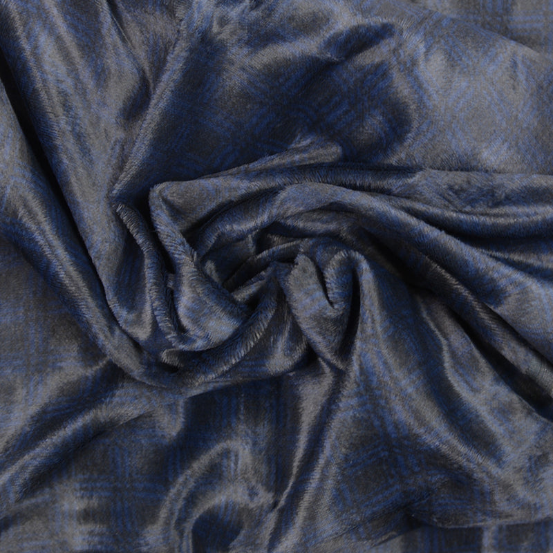 Velours de coton poils mi-longs carré noir fond bleu