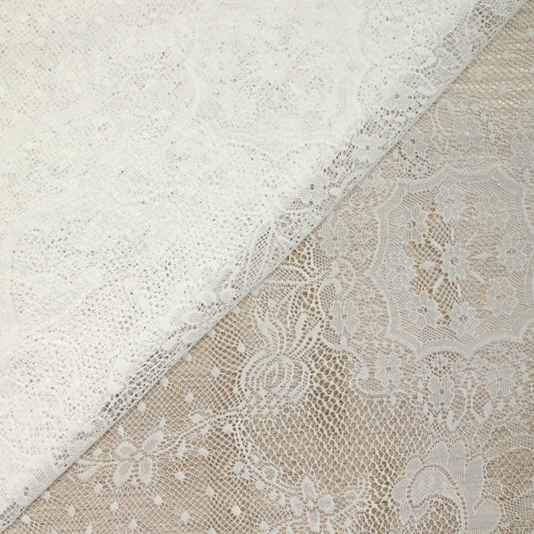 Dentelle polyester Renaissance fond blanc