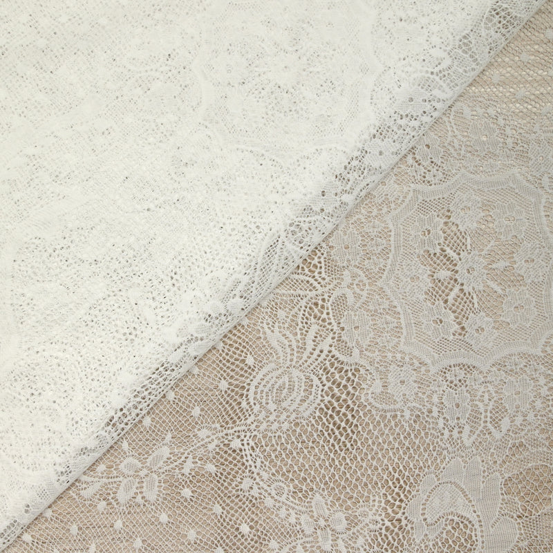 Dentelle polyester Renaissance fond blanc