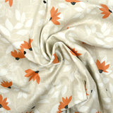 Satin de coton élasthanne imprimé éloge florale fond beige clair