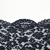 Dentelle florale bleu marine festonnée