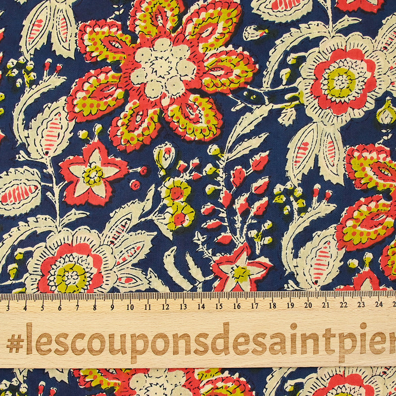 Coton indien imprimé Nandi beige, rouge et jaune fond bleu foncé