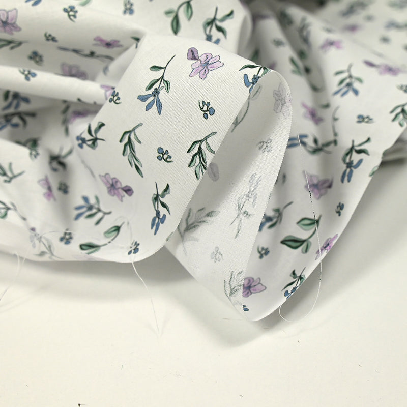 Celestial Green Celestial Cotton and Parma White Fond