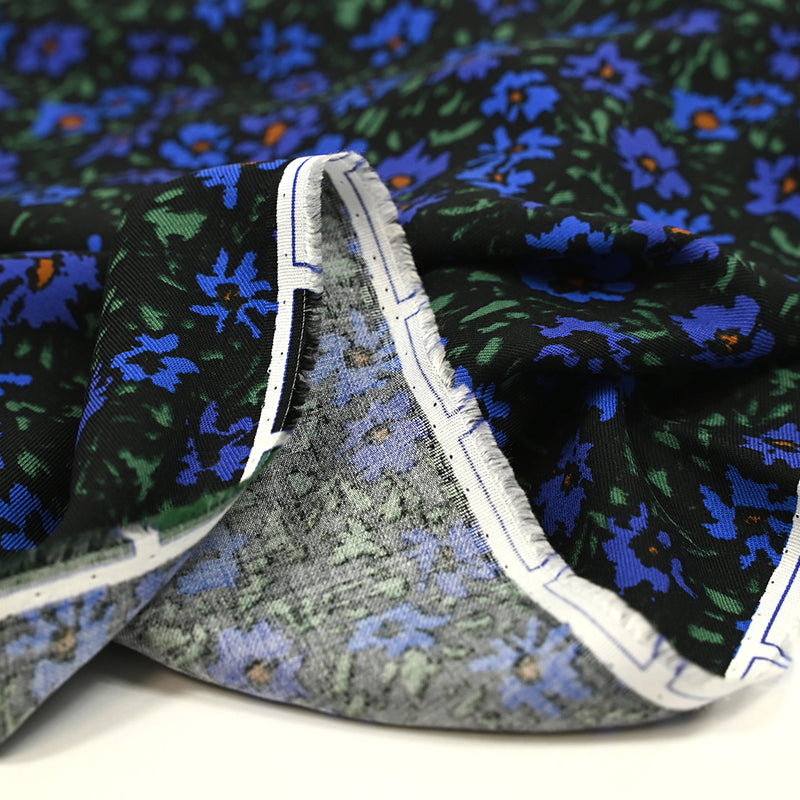 Twill de viscose imprimé champêtre bleu et vert sur fond noir