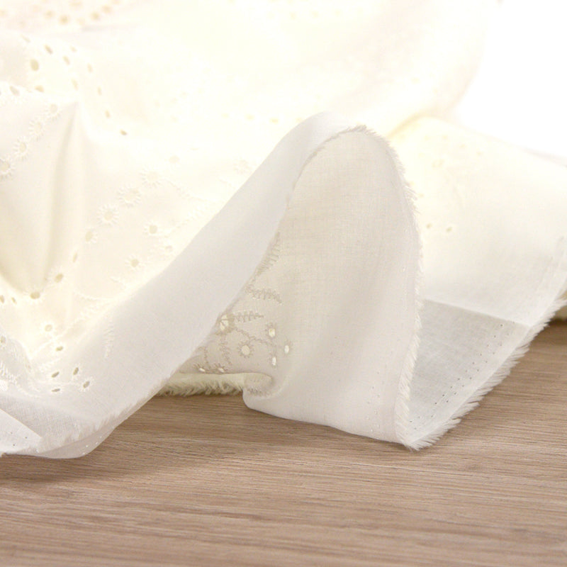 Broderie anglaise Inaya blanc cassé