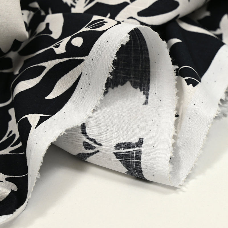 Woven cotton Linen Aspect Printed rest in black and white nature