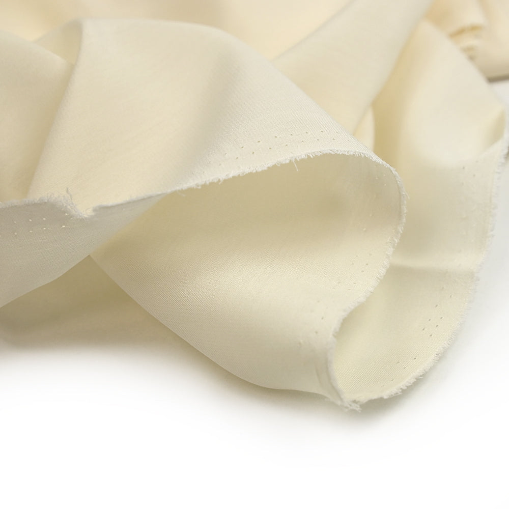 100G Pâle Taupe Couleur 2/60NM 100% Fin Soie Fil Beige 100G Pâle Taupe Couleur 2/60NM 100% Fin Soie Fil Beige