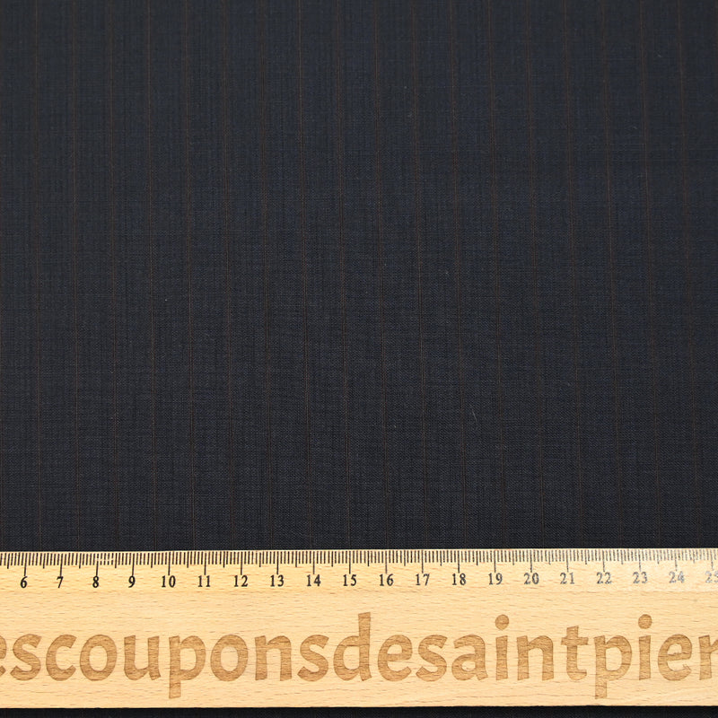 Tissu tailleur 100 % laine bleu marine à fines rayures rouges