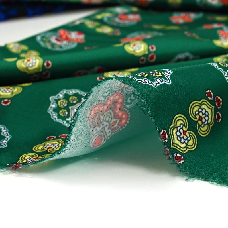 Crêpe Satin poliéster estampado de fondo verde Alentejo