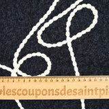 Lainage bouclette brodée écrue en relief fond marine