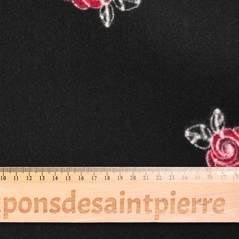 Caban polyester rose rouge feutré fond noir