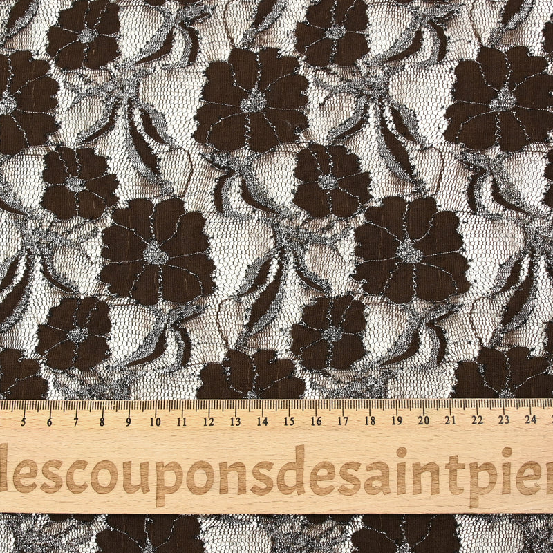 Dentelle polyester Martha métallisé argent fond marron