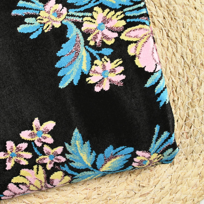 Panne de velours champêtre rose et bleu fond noir