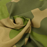 Gabardine fine de coton camouflage C kaki et vert