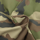 Gabardine fine de coton camouflage B vert, gris foncé, marron