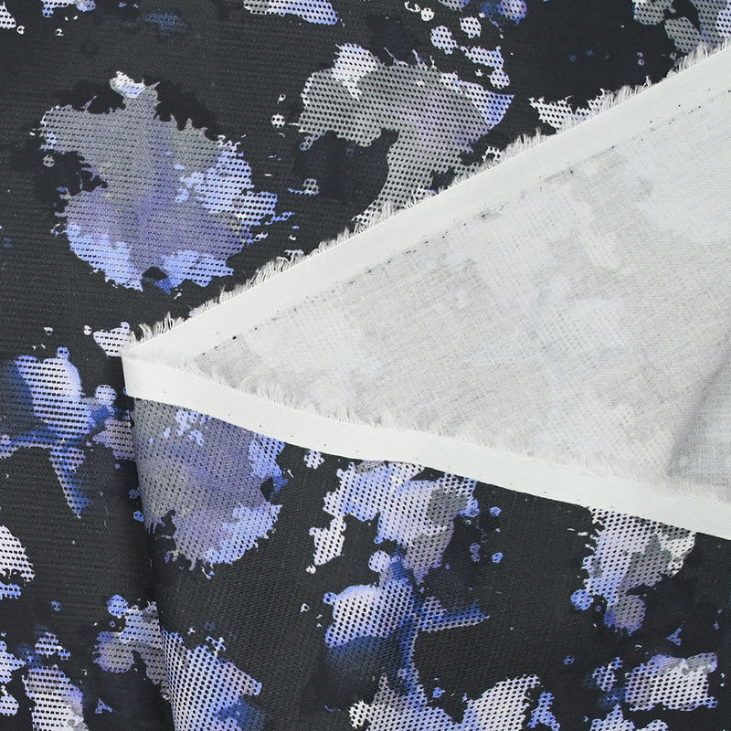 Sergé de coton imprimé vitalité bleu et gris fond noir