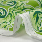 Voile de coton imprimé baroque fond vert anis