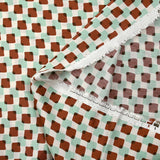 Satin de viscose imprimé carreaux superposés marron et menthe fond écru