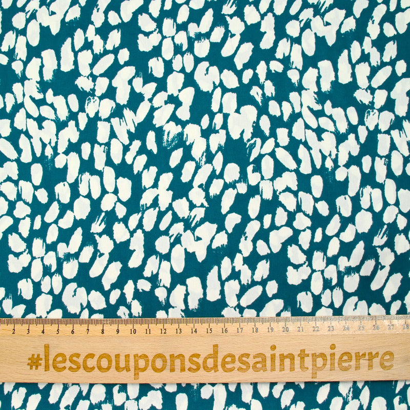 Satin polyester tache fond vert