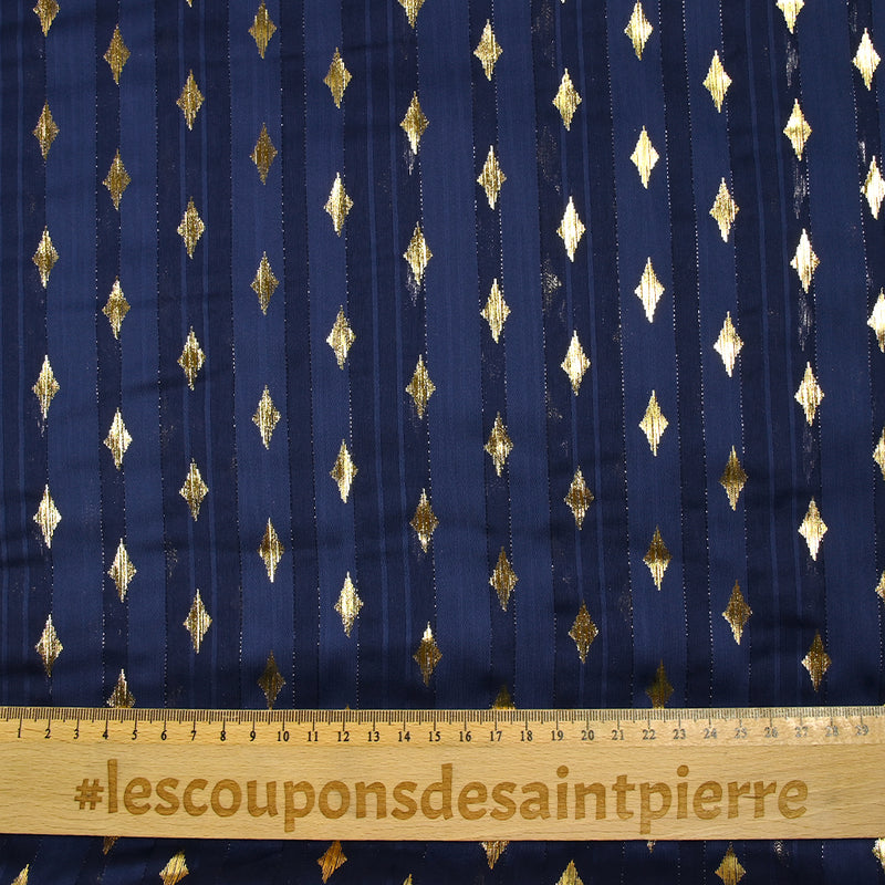 Mousseline imprimée bande satin losange doré fond bleu marine