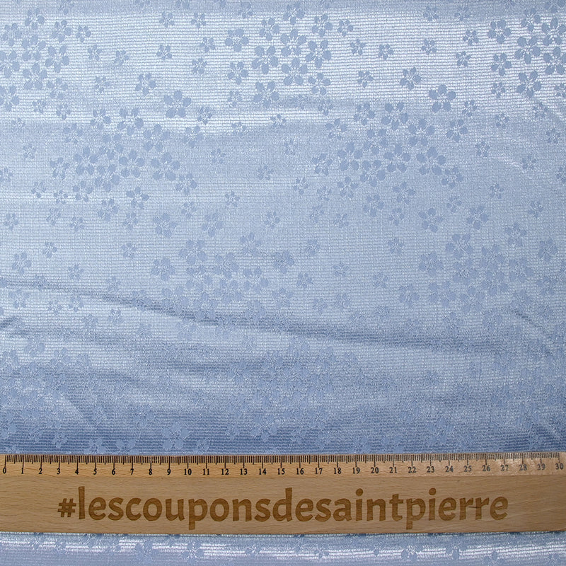 Crêpe jacquard satiné crinkle Sakura fond bleu clair