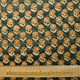 Velours matelassé double face ornement kaki et baies marron au mètre