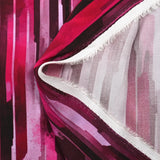 Twill de viscose imprimé cascade en peinture cyclamen